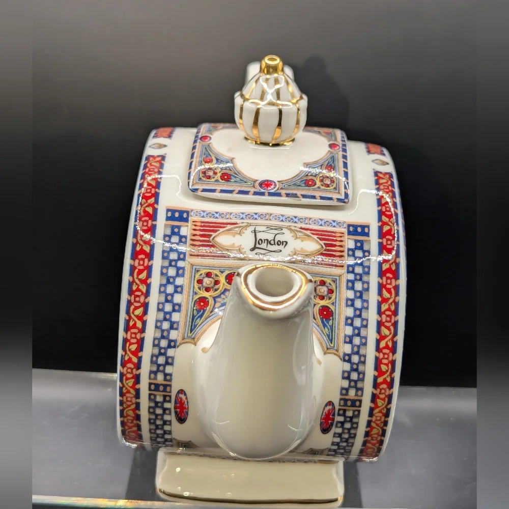 James Sadler Landmarks Tower Bridge Teapot